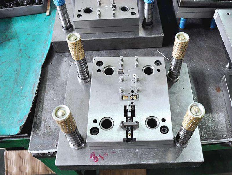 孝昌模具制造-01